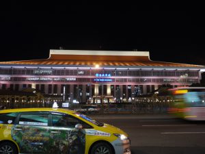 台北駅夜景の編集前の画像