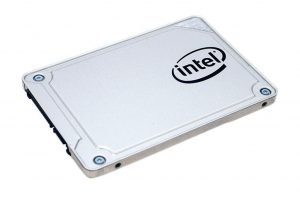INTEL SSD(購入先のAMAZONより借用)