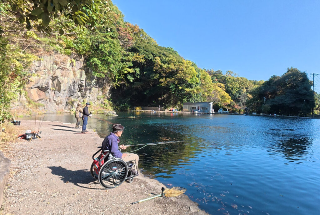 すそのフィッシングパークの上池